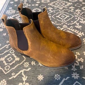 Frye Chelsea Women's Brown Suede Work Boot sz 10 wide